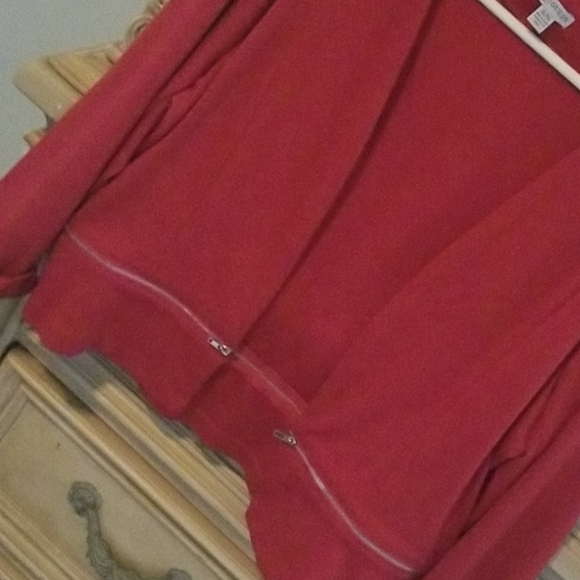 Guess - Picture 3 of 4